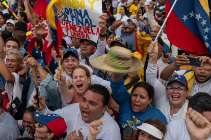 Simpatizantes del candidato a la Presidencia de Venezuela por la Plataforma Unitaria Democrática (PUD), Edmundo González Urrutia.