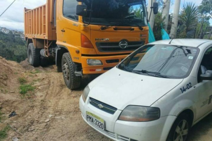 El pasado 5 de junio, el conductor de una volqueta que vertía desechos en la quebrada Matacucho fue sancionado.