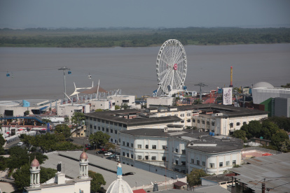 Espol. La cercanía que tiene el campus Las Peñas con el Malecón y otros sitios turísticos, lo convierte en un punto clave para transformar y revivir la zona.
