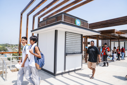 Los pasos peatonales ya fueron habilitados en la avenida Narcisa de Jesús.