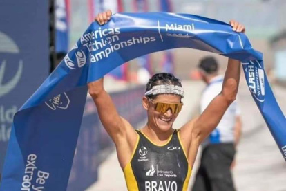 Elizabeth Bravo la representante de Ecuador en triatlón.