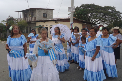 El Morro. Varias mujeres se alistan para participar de las actividades.