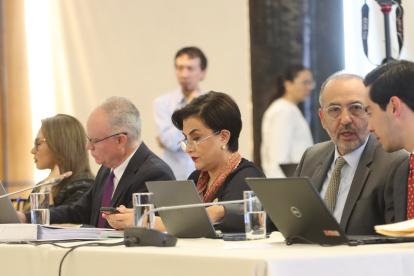 El juicio político es una violación al debido proceso, calificó la funcionaria del Ejecutivo.