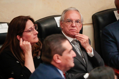 Ricardo Bonilla, ministro de Hacienda de Colombia, es investigado por presuntas irregularidades.