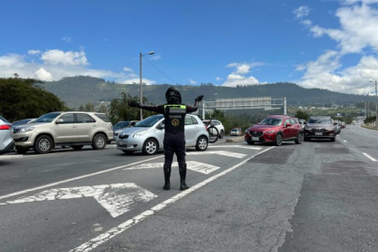 Efectivos de la AMT coordinarán los distintos cierres viales en la ciudad.