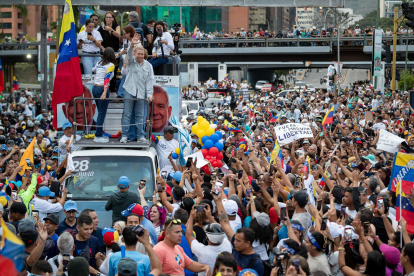 El candidato a la presidencia de Venezuela, Edmundo González Urrutia, del partido Plataforma Unitaria Democrática (PUD), antes de su cierre de campaña en Caracas.