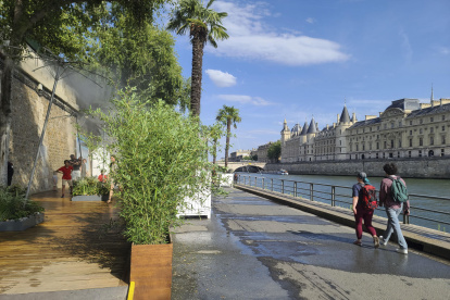 Imagen de archivo del río Sena en París.