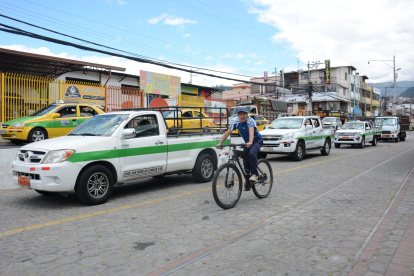 Elías Guzmán ha vivido sus 73 años en San Roque de Cumbayá. No conoce beneficios de la cantonización.