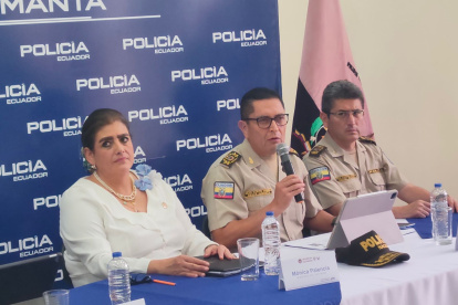 La ministra Mónica Palencia durante la rueda de prensa.