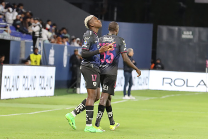 Jean Arroyo y Maelo Rentería, figuras de Independiente Jr.