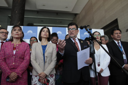 Desde el PSC, se indicó que las condiciones para llegar al acuerdo con el FMI fueron inconvenientes, pero que la Asamblea Nacional no tiene facultad para autorizar o desautorizar dicho acuerdo.