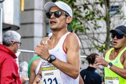 Jordy Jiménez representará a Ecuador en los 20 km marcha en París 2024.