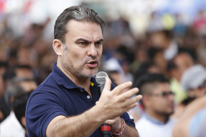 El exministro del Interior del gobierno de Rafael Correa, ha sido seleccionado por el movimiento Centro Democrático para ser una posible carta presidencial.