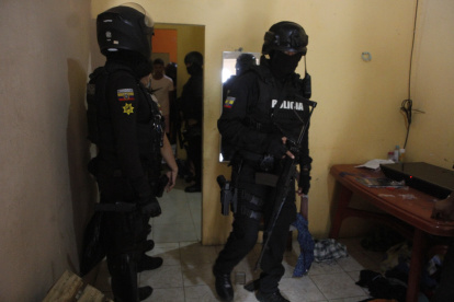 El procedimiento se ejecutó en el distrito Nueva Prosperina. Hay cuatro detenidos.