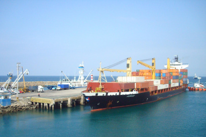 Inspección. En la Estación de Guardacostas Fija de Manta se realizaron inspecciones para avanzar con el desarrollo de planos para el levantamiento de un muelle.