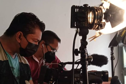 Ocupar la vía pública, para realizar tomas fotográficas y/o grabaciones con fines comerciales requiere de un permiso específico.