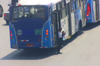El alcalde compartió fotografías de diferentes vehículos por la ciudad.
