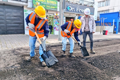 En la avenida Mariana de Jesús se colocará una nueva carpeta asfáltica.