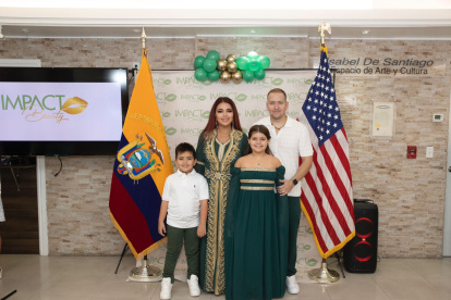 Mafer Meza con su familia.