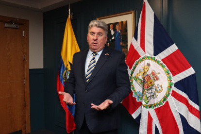 Entrevista al embajador británico Chris Campbell.