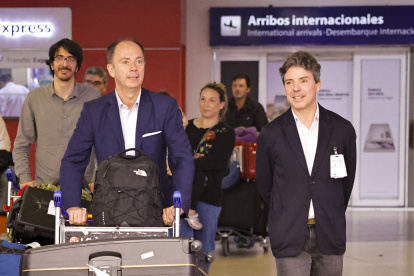 Diplomático argentino Mangiarotti, expulsado de Venezuela, regresa a su país.