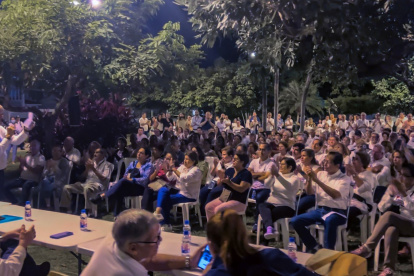 La noche del viernes se juntaron más de 300 vecinos en un parque de la ciudadela. Todos mostraron su desacuerdo con la llegada de la futura obra.