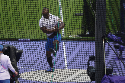 El ecuatoriano Juan Caicedo integró el grupo B de la prueba lanzamiento del disco.