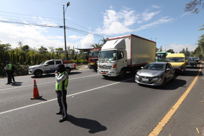 Los agentes de tránsito hacen controles de velocidad programados los martes, jueves y sábados en distintos puntos de la ciudad.