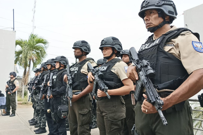 El presidente Noboa informó que el Estado ha adquirido 1.752 fusiles.