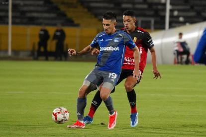 El estadio Olímpico Atahualpa, de Quito, alberga este reñido encuentro.