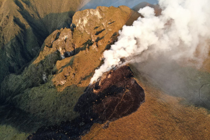 Se registró un incendio forestal en las laderas del Pichincha