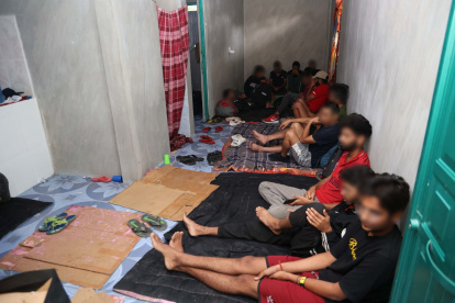 Migrantes. En una vivienda permanecían encerrados los viajeros.