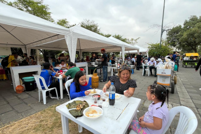 Feria. Decenas de ciudadanos asistieron a este evento en Samanes.