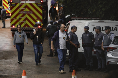 En las tareas de rescate trabajan cerca de 250 bomberos, socorristas, peritos, policías e investigadores.