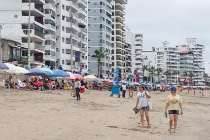 En Salinas hubo visitantes, pero no la cantidad esperaba.