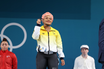 Neisi Dajomes en los JJ.OO. con su medalla de bronce.