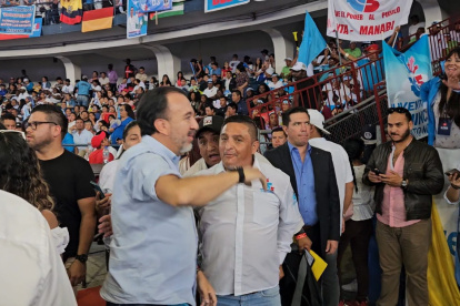 El alcalde de Quito, Pabel Muñoz, también asistió a la Asamblea Nacional.