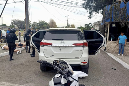 Perseguidos. El vehículo en el que los individuos irrumpieron en la base.