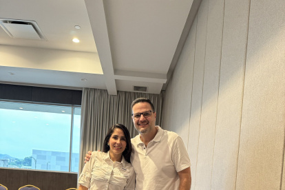 El exdirigente de Reto publicó una foto junto a la candidata del correísmo, Luisa González.