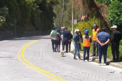 Personal de la Epmaps socializó con los moradores de la zona los trabajos.