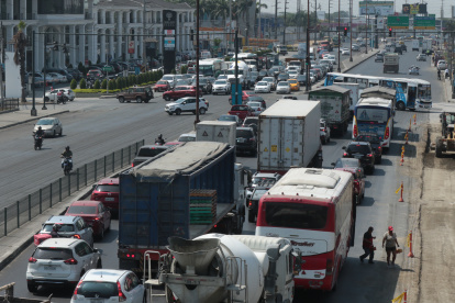 Pedido. La ciudadanía denuncia la falta de acciones eficaces en temas como el congestionamiento. Dicen que es otra de las eternas problemáticas sin resolver en el cantón.