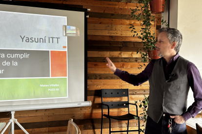 Mateo Villalba, exgerente del BCE, presentando las propuestas económicas frente al cierre del ITT.