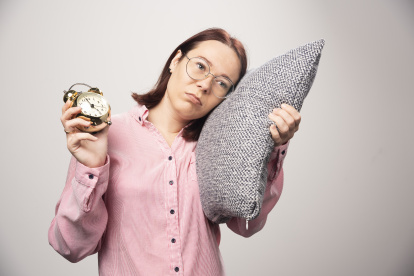 Aprende consejos prácticos para mejorar la calidad de tu sueño y evitar estos despertares nocturnos