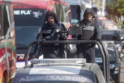 Operativo. La Policía Federal patrulla las calles de México.