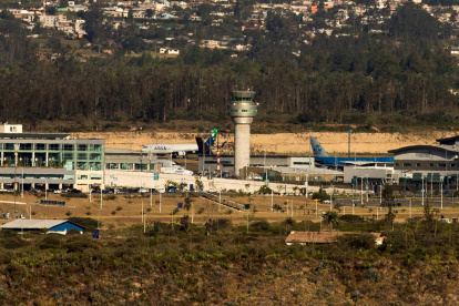 Fotografía de archivo fechada el 28 de julio del 2020 del Aeropuerto Internacional Mariscal Sucre, en Quito (Ecuador).
