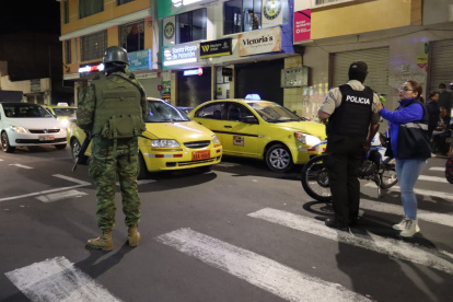 En la calle Antonia Vela se están ejecutando controles desde hace más de un mes, pero aún hay zozobra.