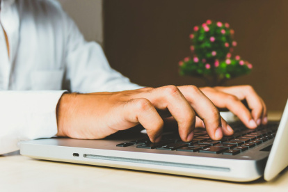 Se pueden obtener certificado de migrante retornado, visas u orden de cédula permanente.