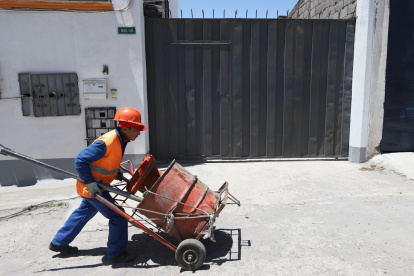 Quito. En este portón, en el sector del Comité del Pueblo, está registrada la empresa Métricas-Web S.A.S.