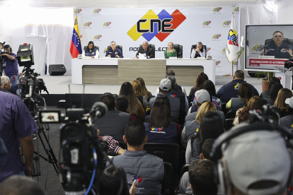 Integrantes del Consejo Nacional Electoral (CNE) de Venezuela en una sesión.
