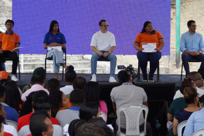 El primer mandatario llegó hasta la provincia verde para reallizar la entrega de becas.